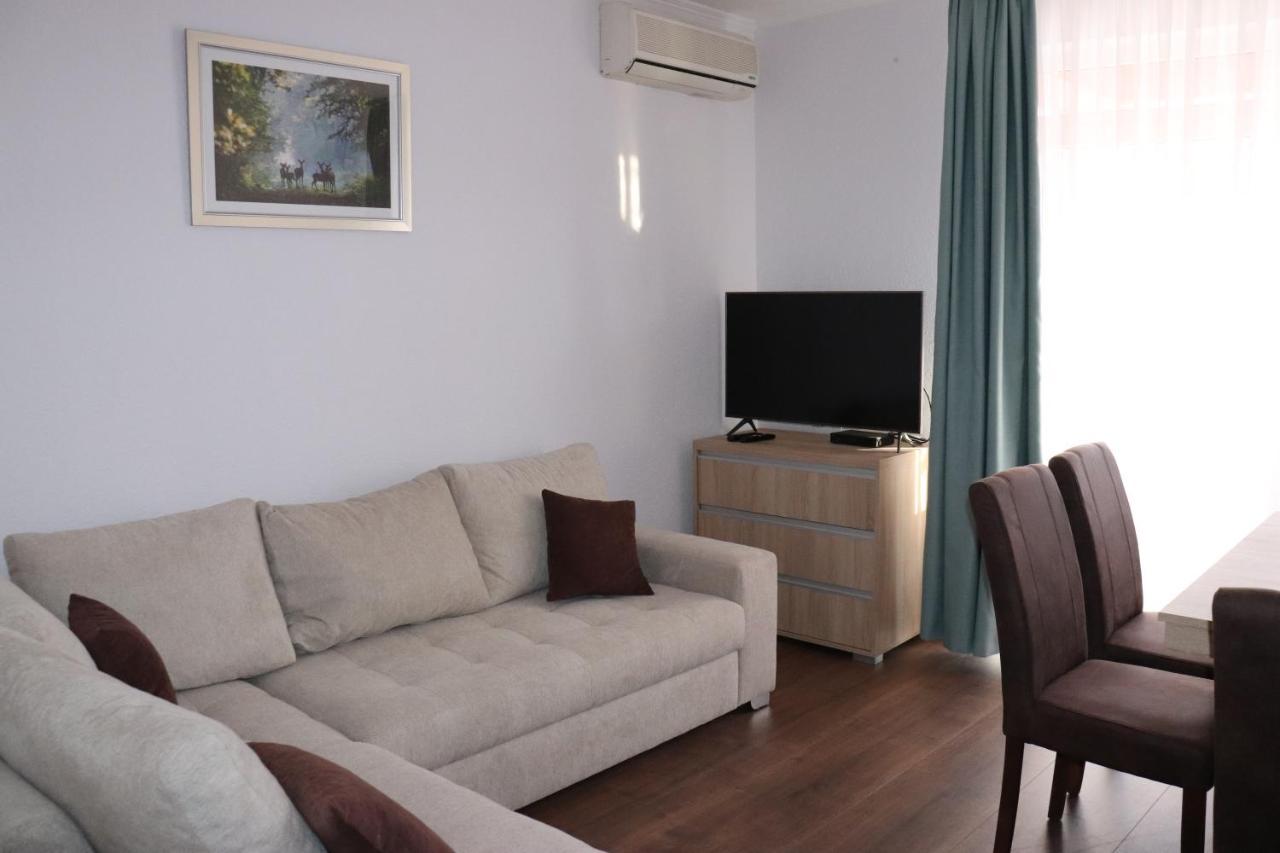 Liget Apartmanhaz Kehidakustány المظهر الخارجي الصورة