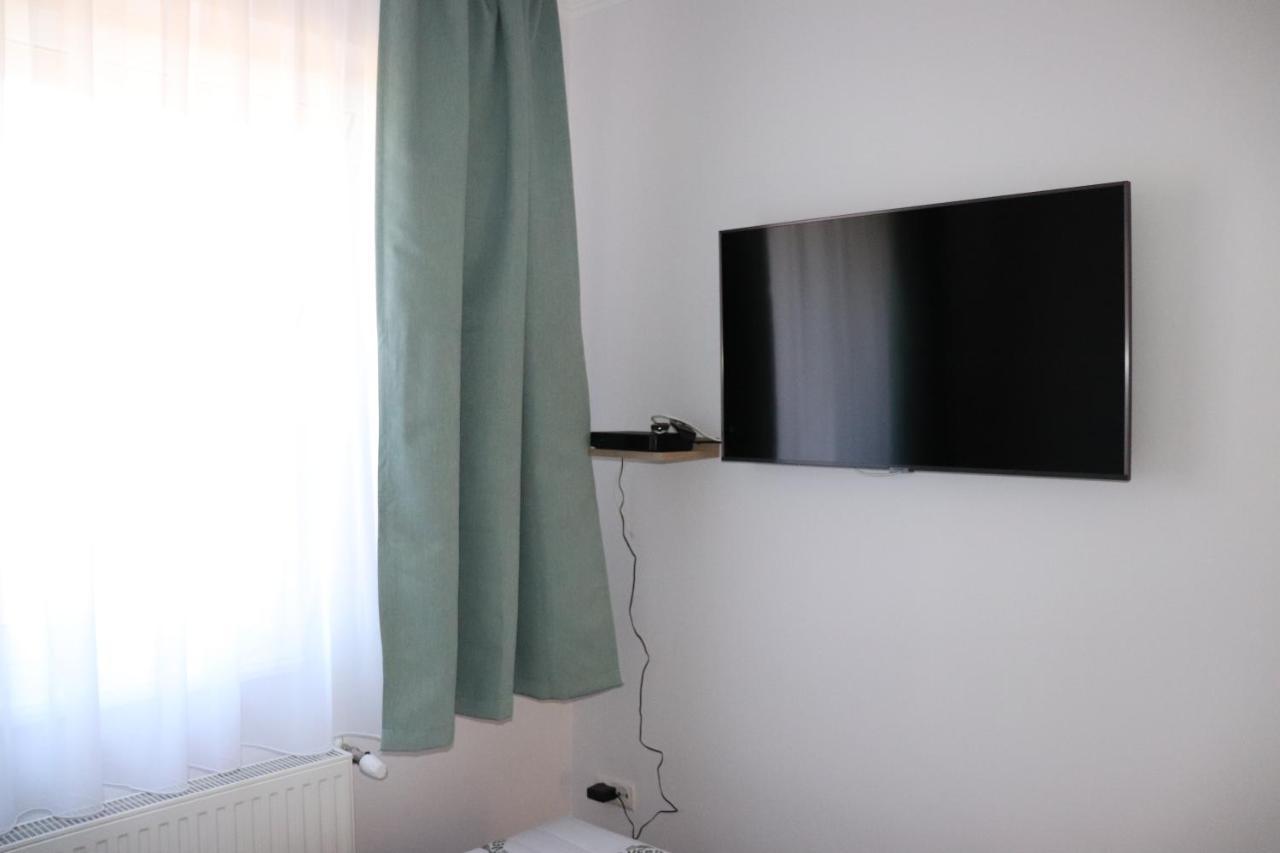 Liget Apartmanhaz Kehidakustány المظهر الخارجي الصورة