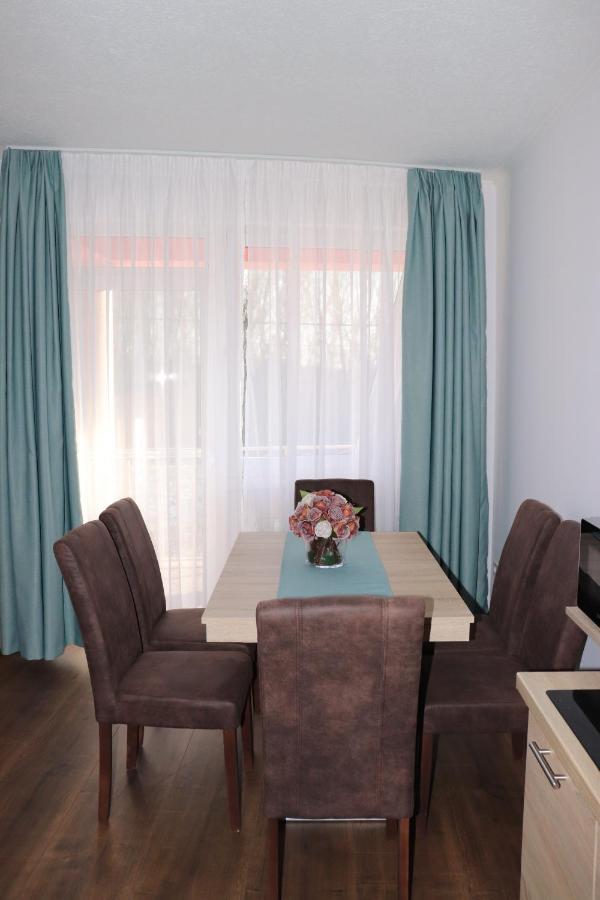 Liget Apartmanhaz Kehidakustány المظهر الخارجي الصورة