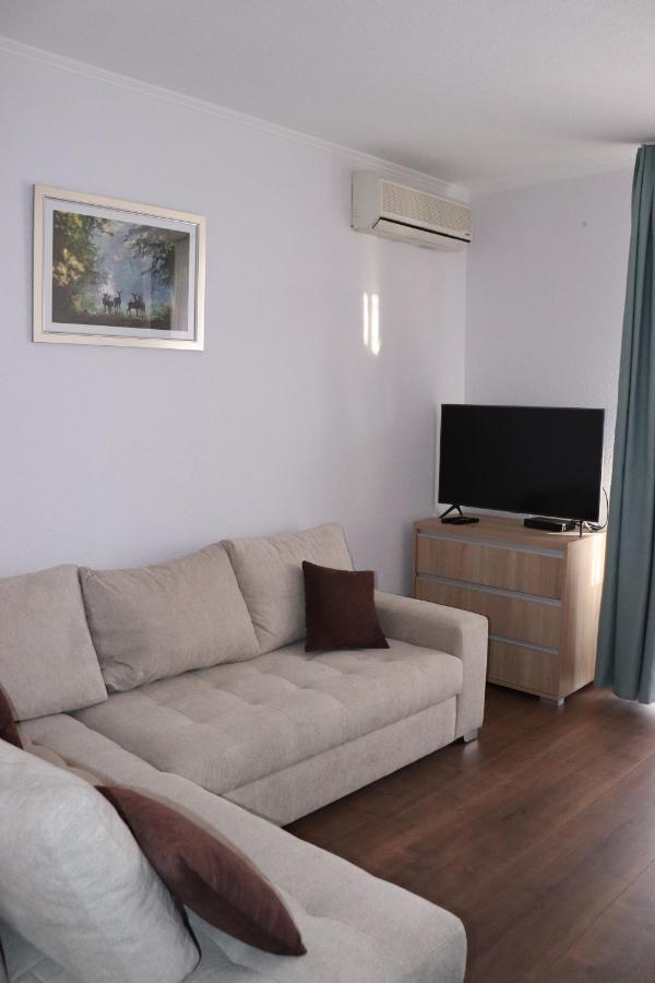 Liget Apartmanhaz Kehidakustány المظهر الخارجي الصورة