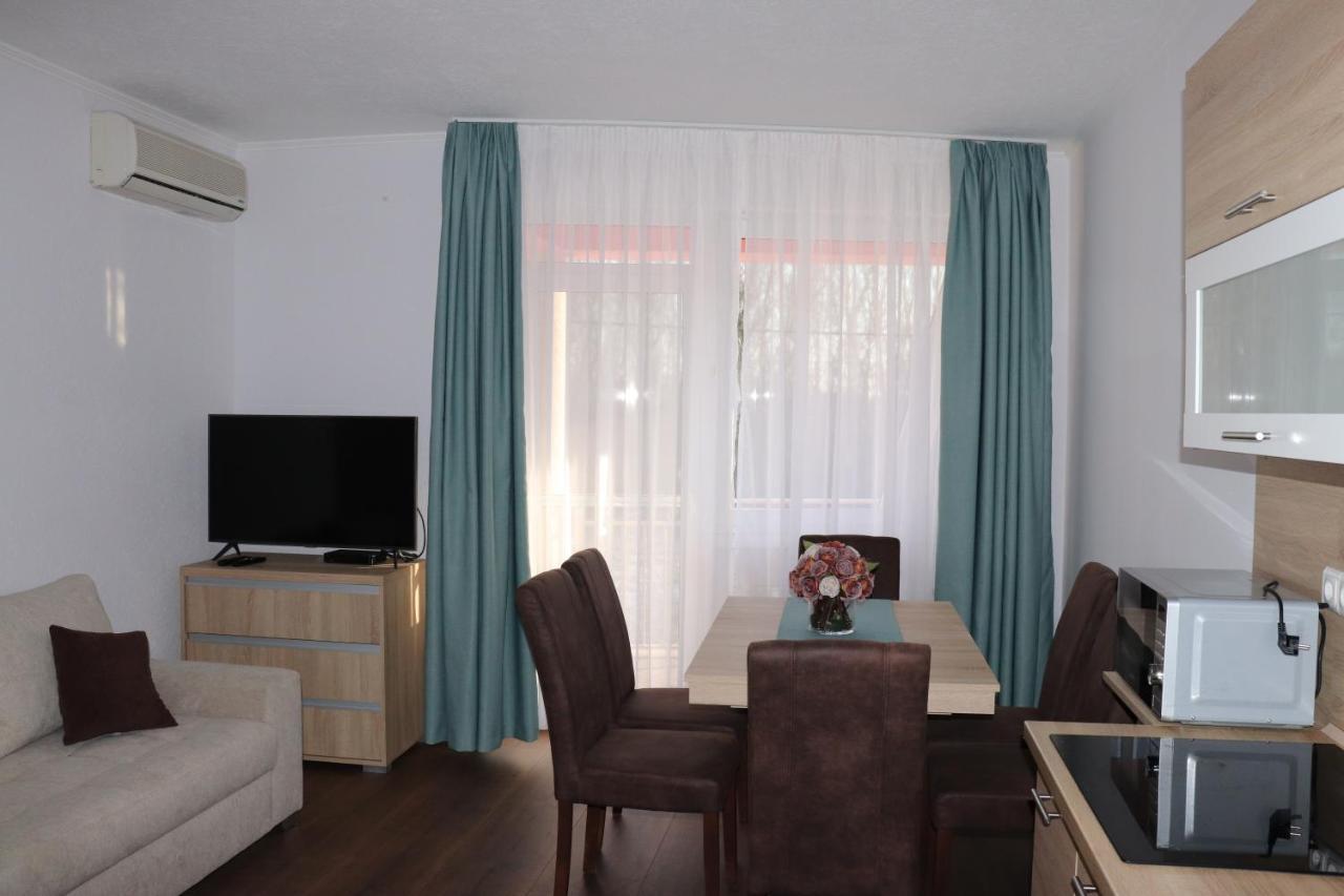 Liget Apartmanhaz Kehidakustány المظهر الخارجي الصورة
